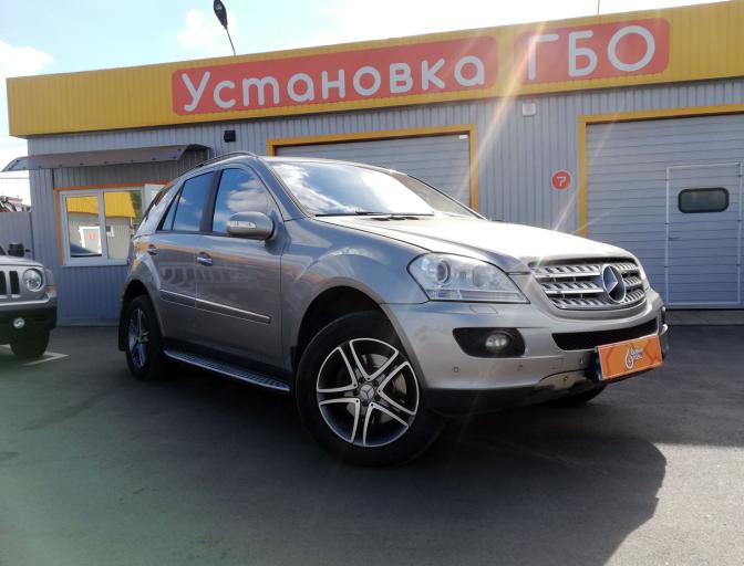 Mercedes-Benz ML 500 5.0 2005 (MRC)