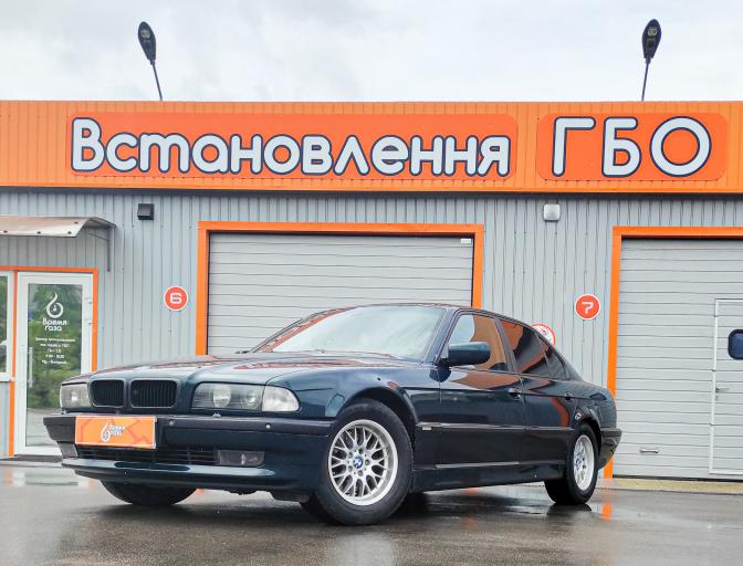 740 4.4 E38 1998