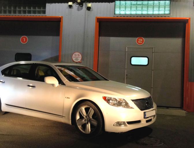 gbo-na-lexus-ls-460