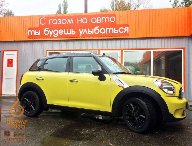 Стильний та функціональний Mini Cooper