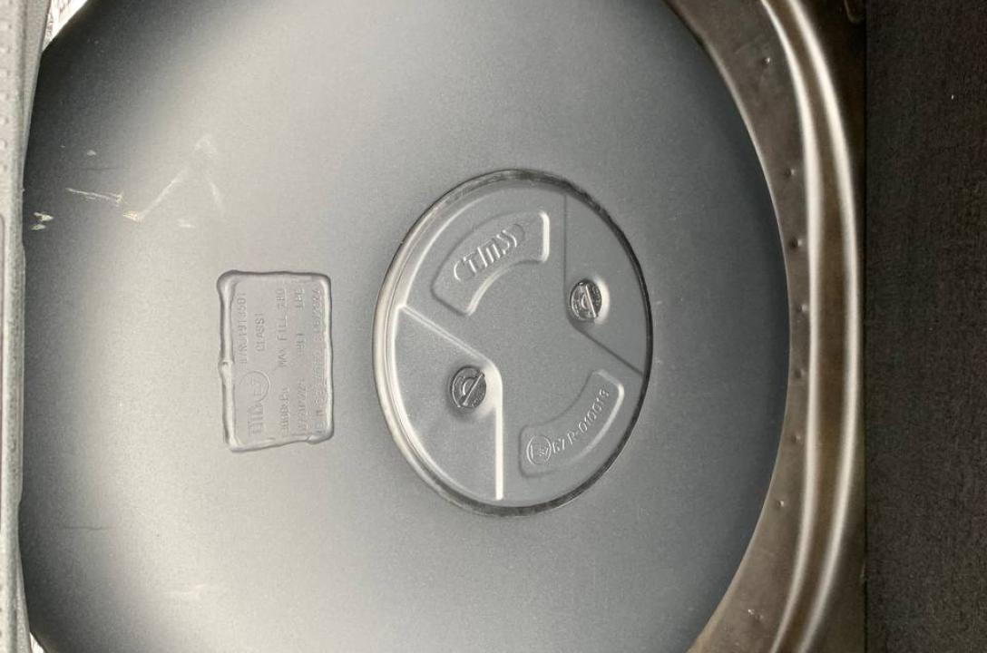 Газовий балон тут тороїдальної форми на 69 л., встановлений в ніші запасного колеса. У балоні встановлено мультиклапан євростандарту з багатоступеневим захистом.