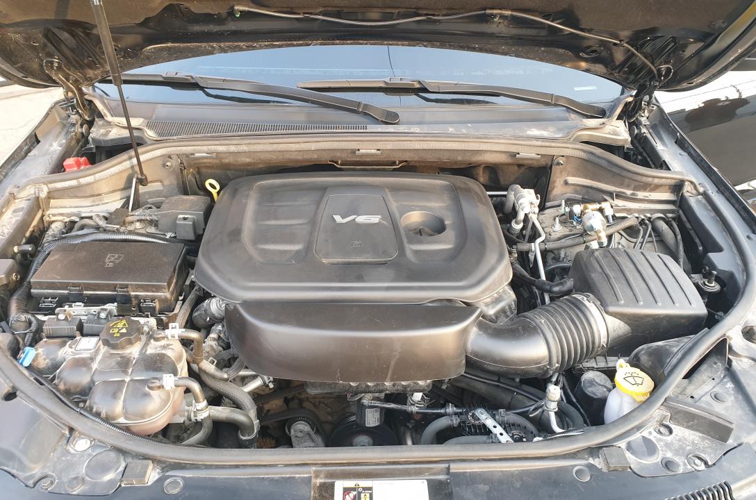 Загальний вигляд підкапотного простору Jeep Grand Cherokee після встановлення ГБО.
