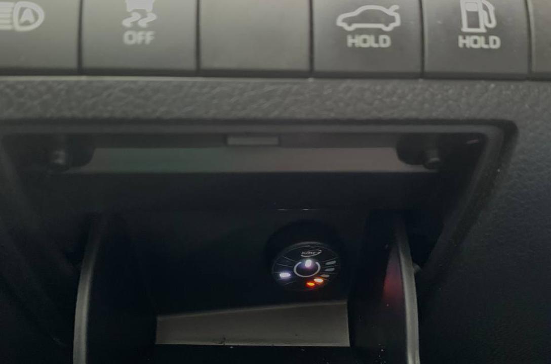 Керує системою ГБО з салону перемикач видів палива MRC RGB, який для зручності клієнта може бути встановлений в будь-якому місці.