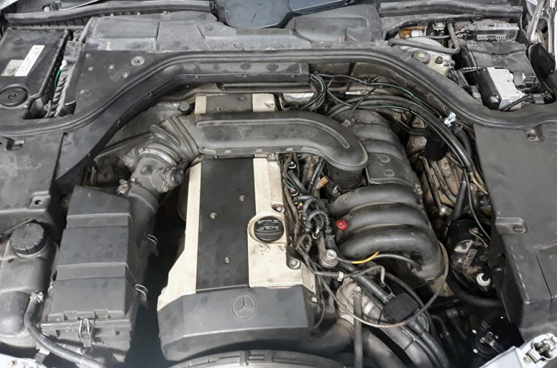 Загальний вигляд підкапотного простору після встановлення ГБО