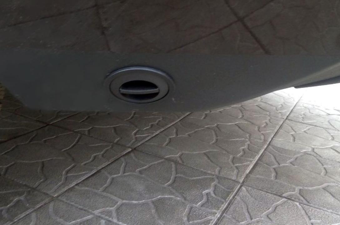 Заправочное устройство в нижней части бампера