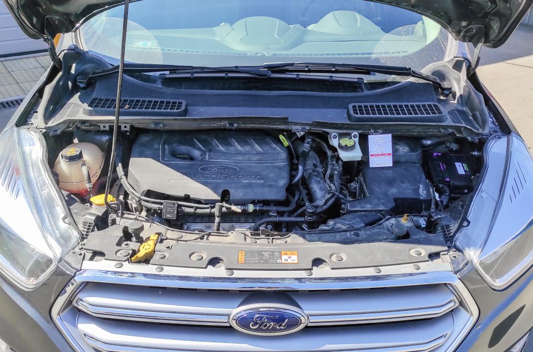 Загальний вигляд підкапотного простору Ford Escape 1.5 Ecoboost 2017 після встановлення ГБО.