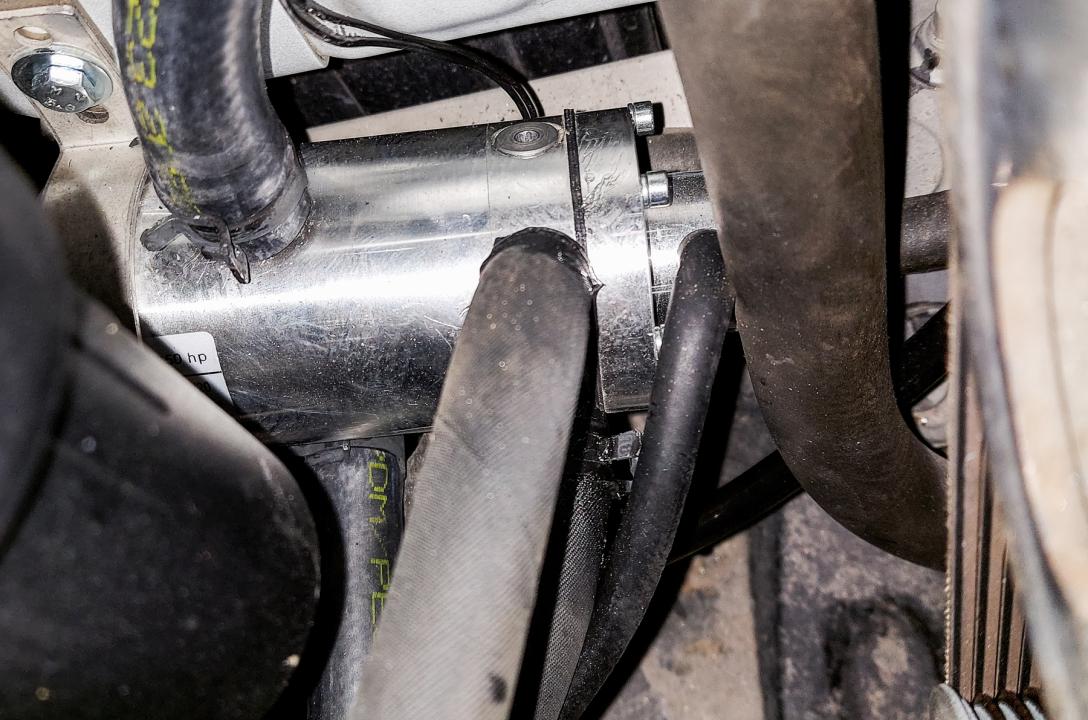 У даній конфігурації необхідний робочий тиск газу забезпечує найпотужніший газовий редуктор від MRC, - серії Power з електромагнітним клапаном LPG, і достатнім для такого двигуна запасом потужності до 350 к.с. За рахунок підвищеної продуктивності, цей ред