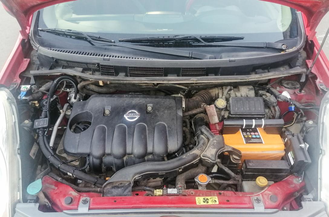 Общий вид подкапотного пространства Nissan Note 1.6 2008 после аккуратной установки ГБО мастерами нашей команды. Мастера нашей команды выполняют все манипуляции с соблюдением высокой культуры выполнения работ, чтобы установленный комплект ГБО не мешал обс