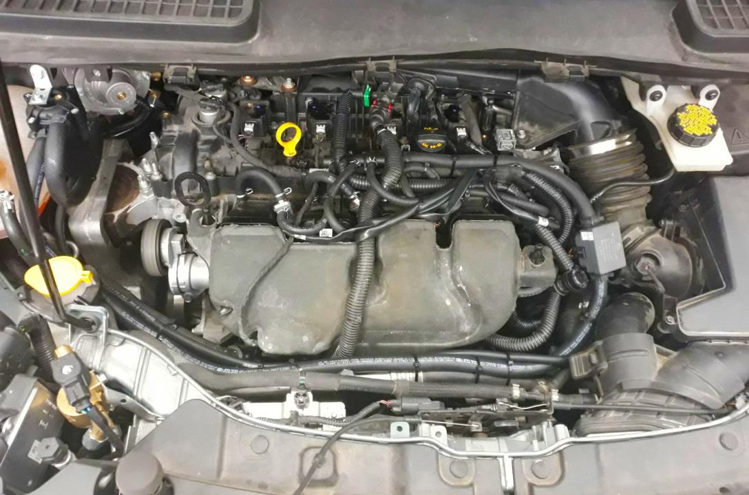 Общий вид подкапотного пространства после установки ГБО