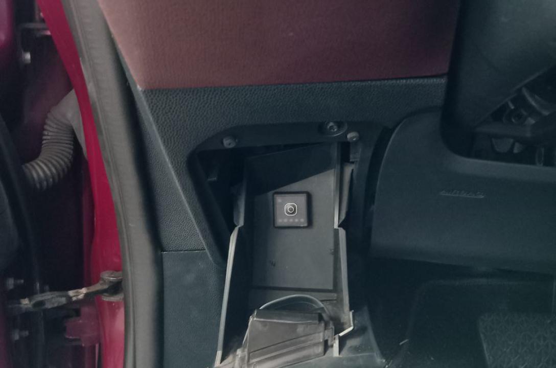 Przycisk przełączania paliwa gaz-benzyna