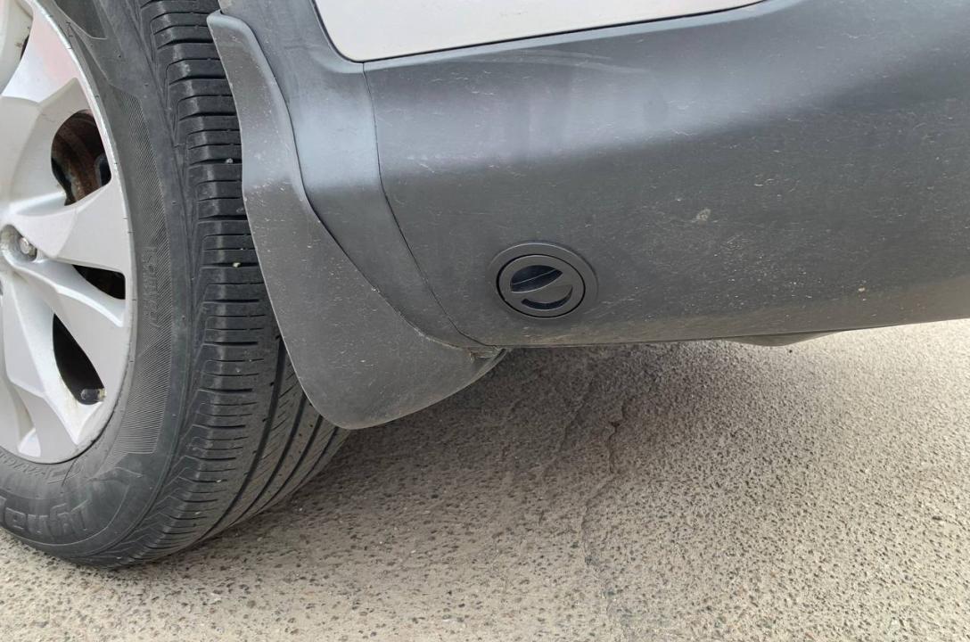 Заправний пристрій може бути розміщено як в люку бензобака, так і під бампером, або може бути вмонтовано в порожнині бампера.