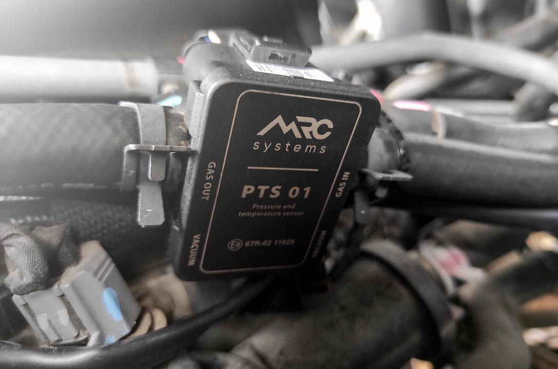 Высокоточный датчик давления и температуры MRC PTS 01, который замеряет температуру непосредственно в потоке газа.