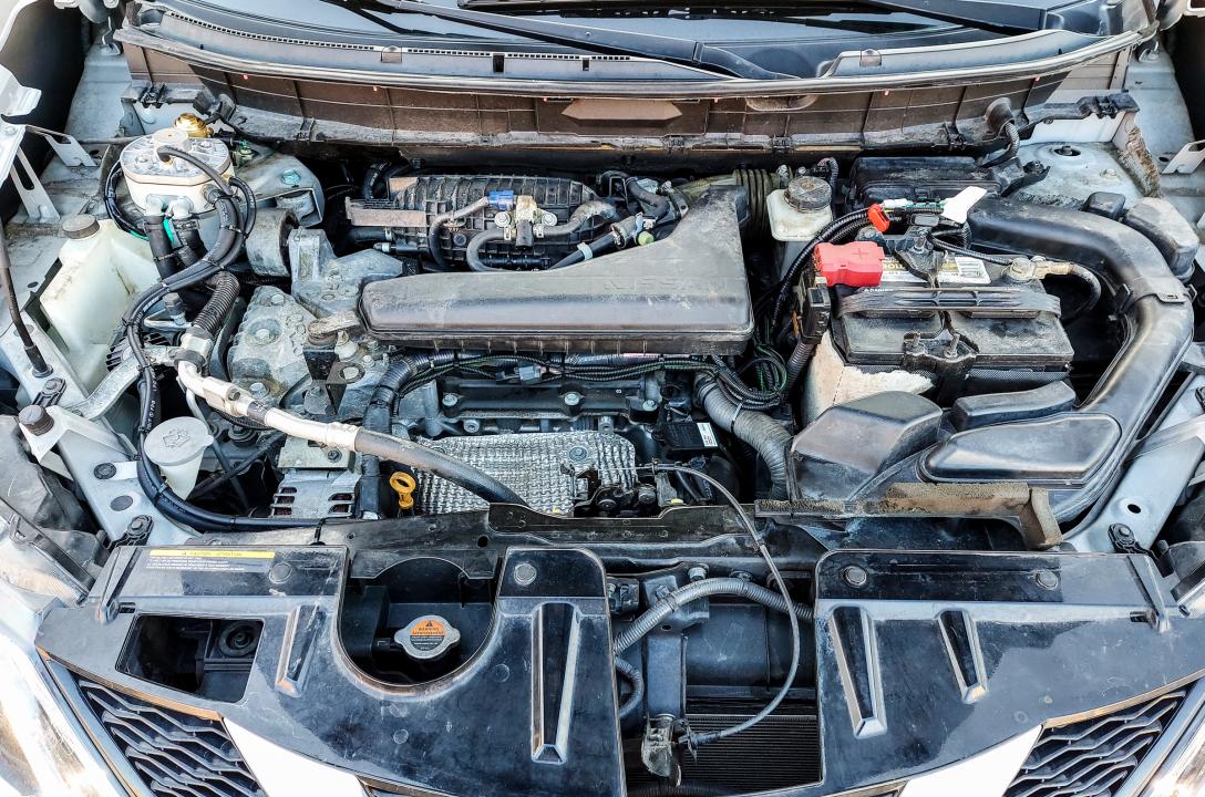 Загальний вигляд підкапотного простору Nissan Rogue після встановлення ГБО.