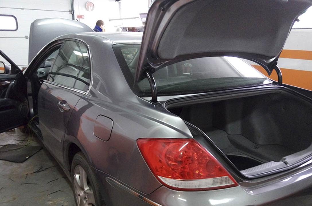 Процес встановлення ГБО на Honda Legend 3.5