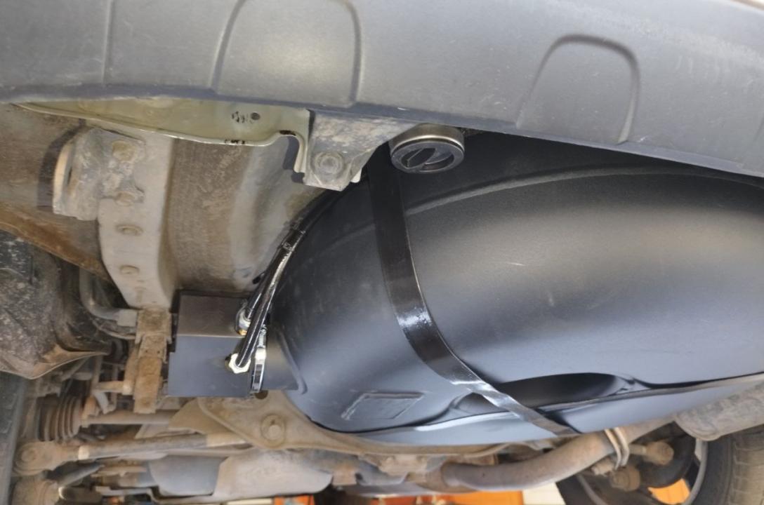 Газовий балон тороїдальний зовнішній 62л Tugra Makin. У балоні встановлено мультиклапан євростандарту з багатоступеневим захистом.