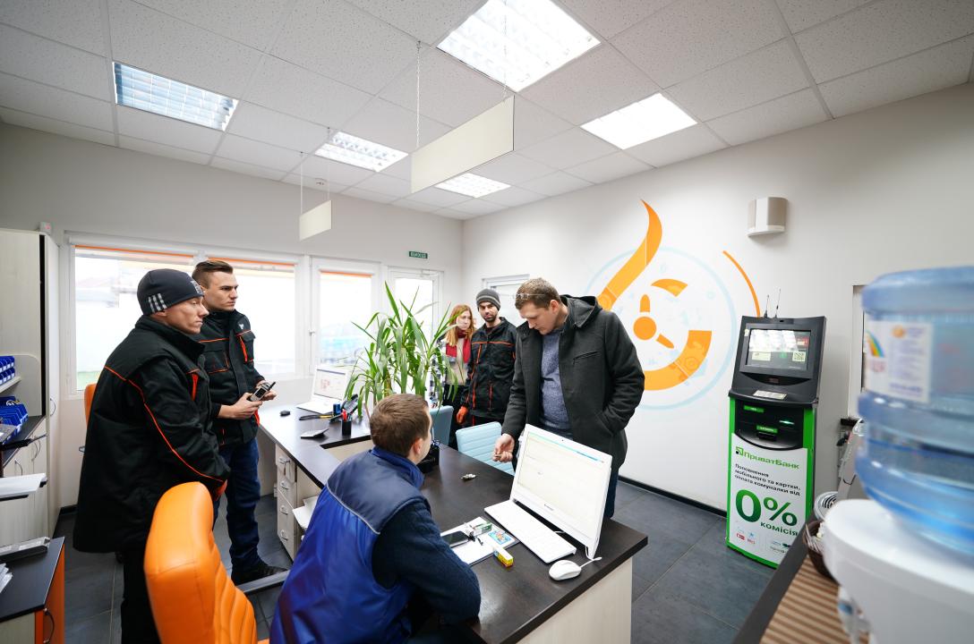 Поки ваша машина обслуговується на нашій станції, ви можете з комфортом провести час