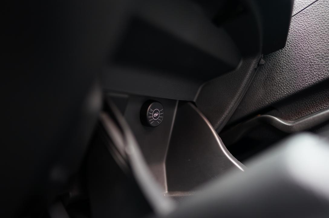 Авто переходить на газ автоматично. Система працює просто і зрозуміло.