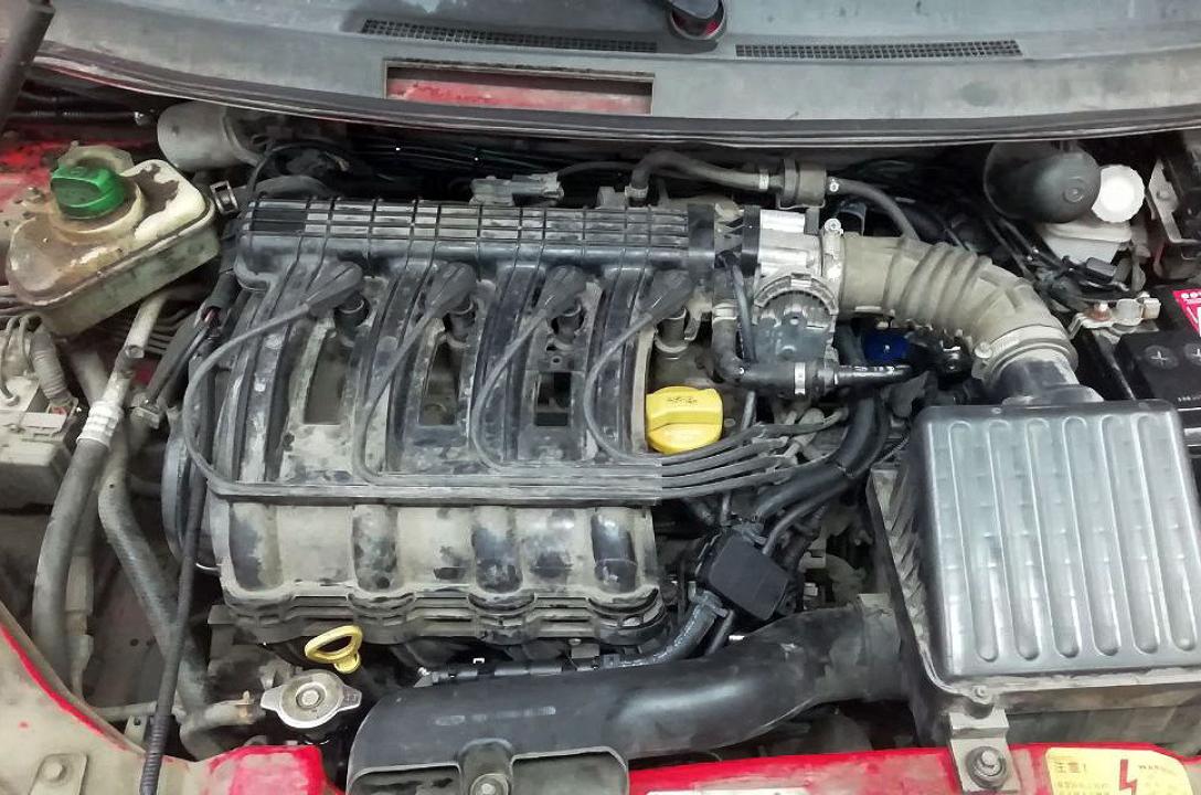 Загальний вигляд підкапотного простору після встановлення ГБО
