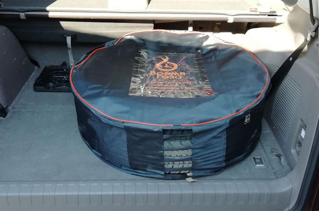 Фірмовий чохол під запасне колесо
