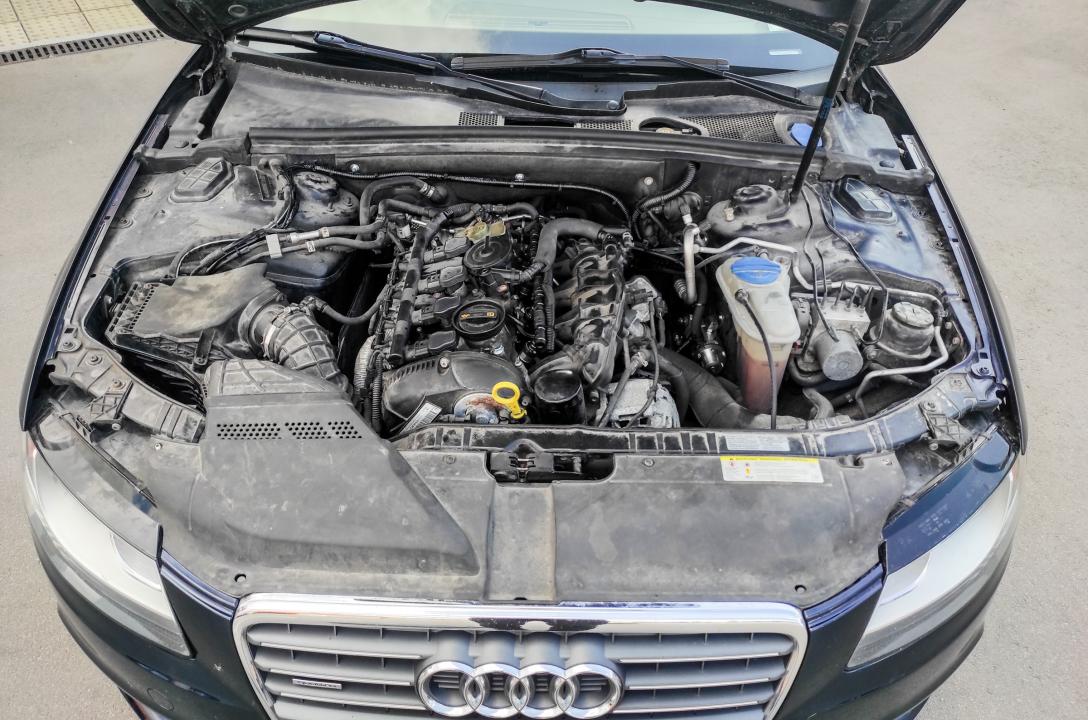 Общий вид подкапотного пространства Audi A4 2.0 TFSI 20106 после установки ГБО.