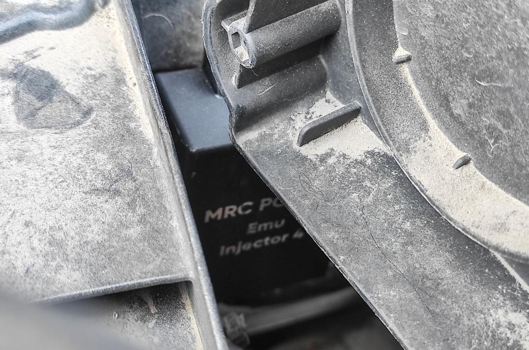  Для эмуляции работы форсунок и корректной работы ДВС применен эмулятор MRC Power Emu 4-х цилиндровый. Устройство имитирует для бензинового блока управления двигателем работу штатных форсунок автомобиля при езде на газе. 