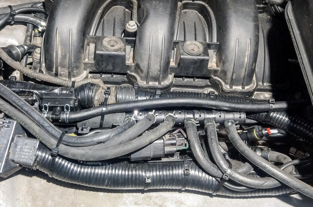 За надійність і герметичність системи ГБО відповідають рукави італійської фірми Thunderflex. А для забезпечення довговічності герметизації застосовані спеціальні самозатисні хомути Norma.