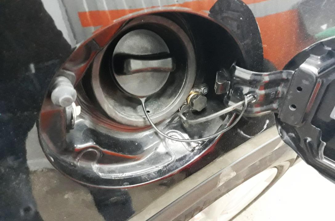 ВЗП в лючці бензобаку