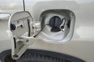 Газовое заправочное устройство выведено в люк бензобака - миниатюра