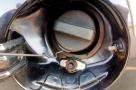 Газовий заправний пристрій виведено в люк бензобаку- мініатюра