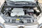 Загальний вигляд підкапотного простору Toyota Highlander 3.5 2012 після акуратного встановлення ГБО майстрами нашої команди.- мініатюра
