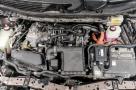 Загальний вигляд підкапотного простору Toyota Prius 1.8 2016 після акуратного встановлення ГБО майстрами нашої команди.- мініатюра