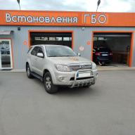Встановлення ГБО на Toyota Fortuner 2.7 2007 (6 циліндрів) система ГБО - KME